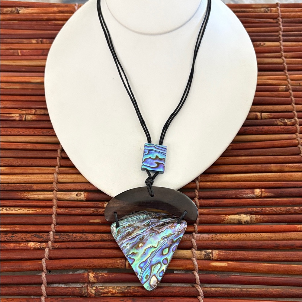 Vibrant Abalone Pendant Shell Triangle Necklace O… - image 1